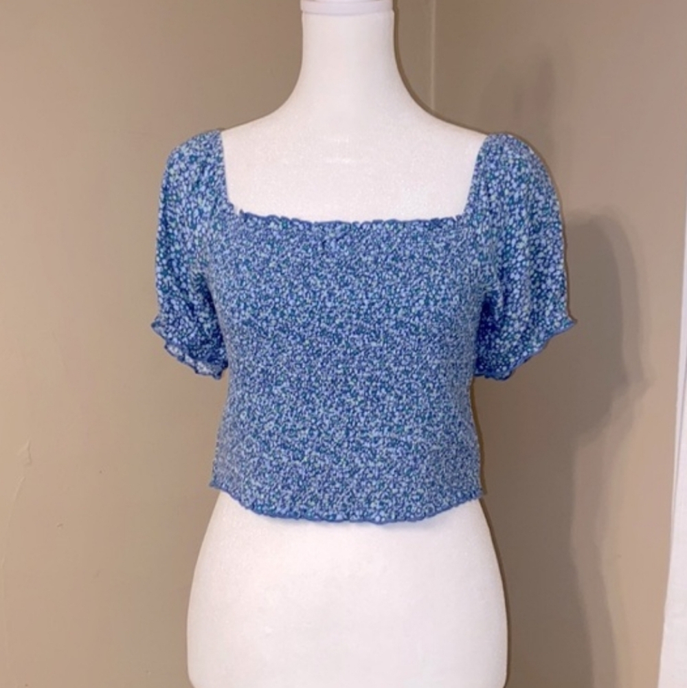 *NWOT* Aerie Women's Large Cropped Smocked Blue Floral Peasant Top